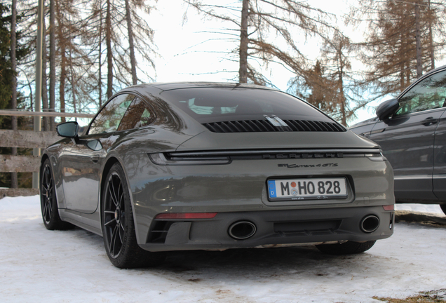 Porsche 992 Carrera 4 GTS