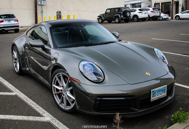 Porsche 992 Carrera 4S