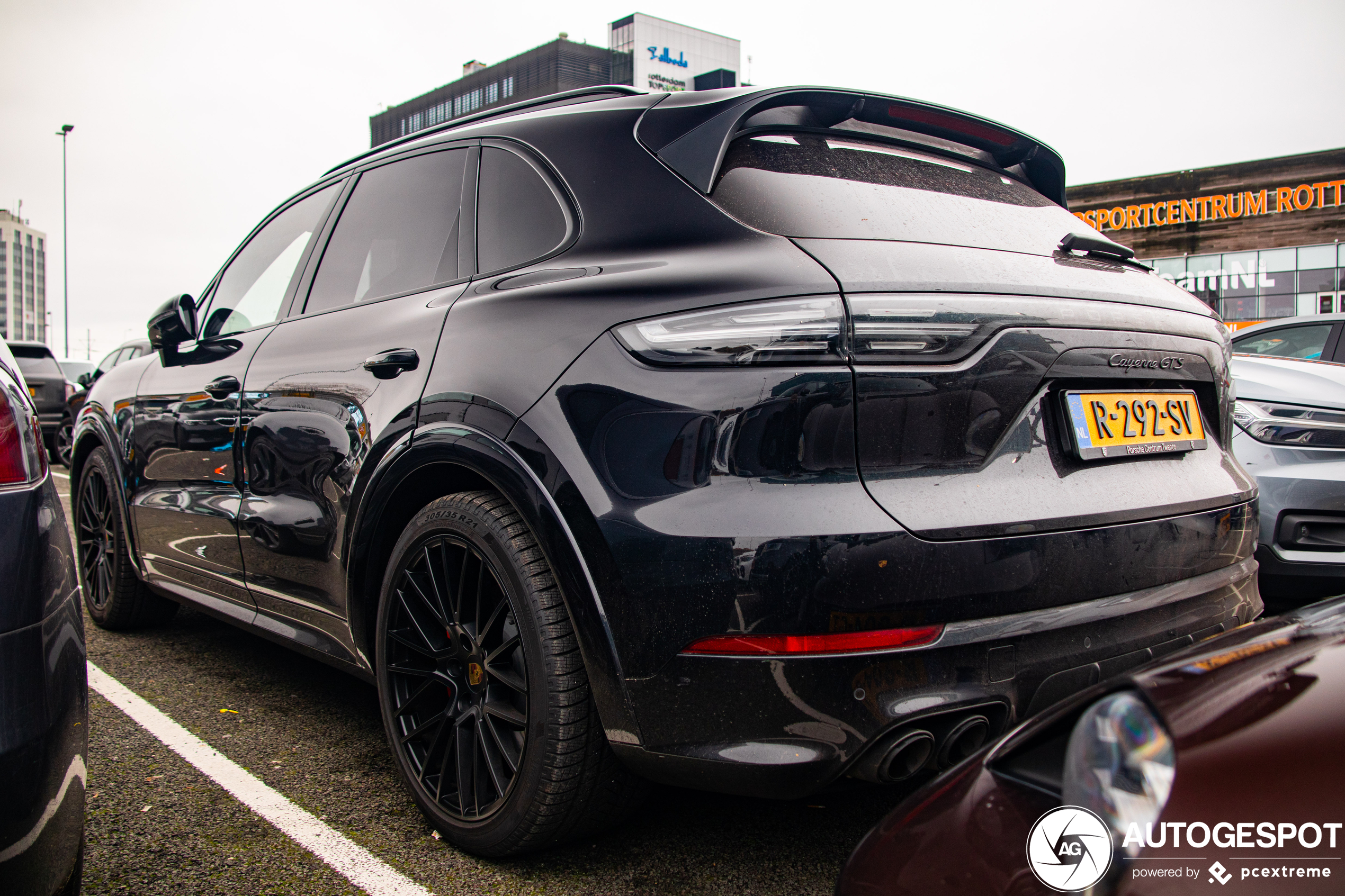 Porsche 9YA Cayenne GTS