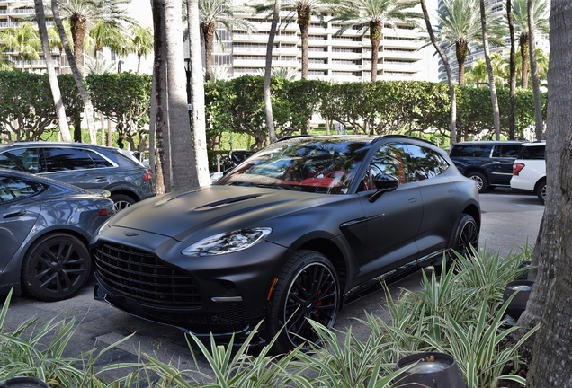 Aston Martin DBX707