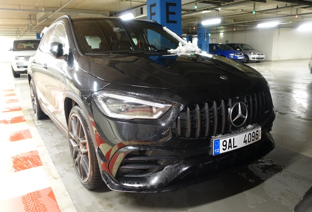 Mercedes-AMG GLA 45 S 4MATIC+ H247