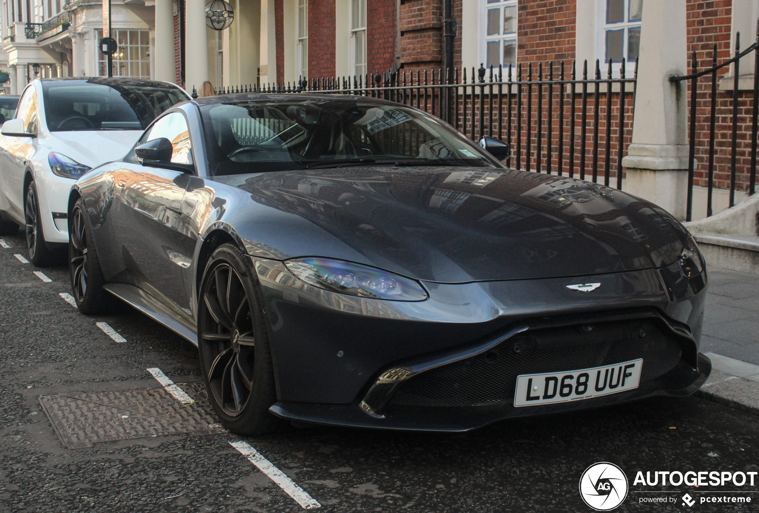 Aston Martin V8 Vantage 2018