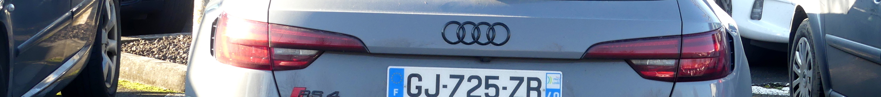 Audi RS4 Avant B9