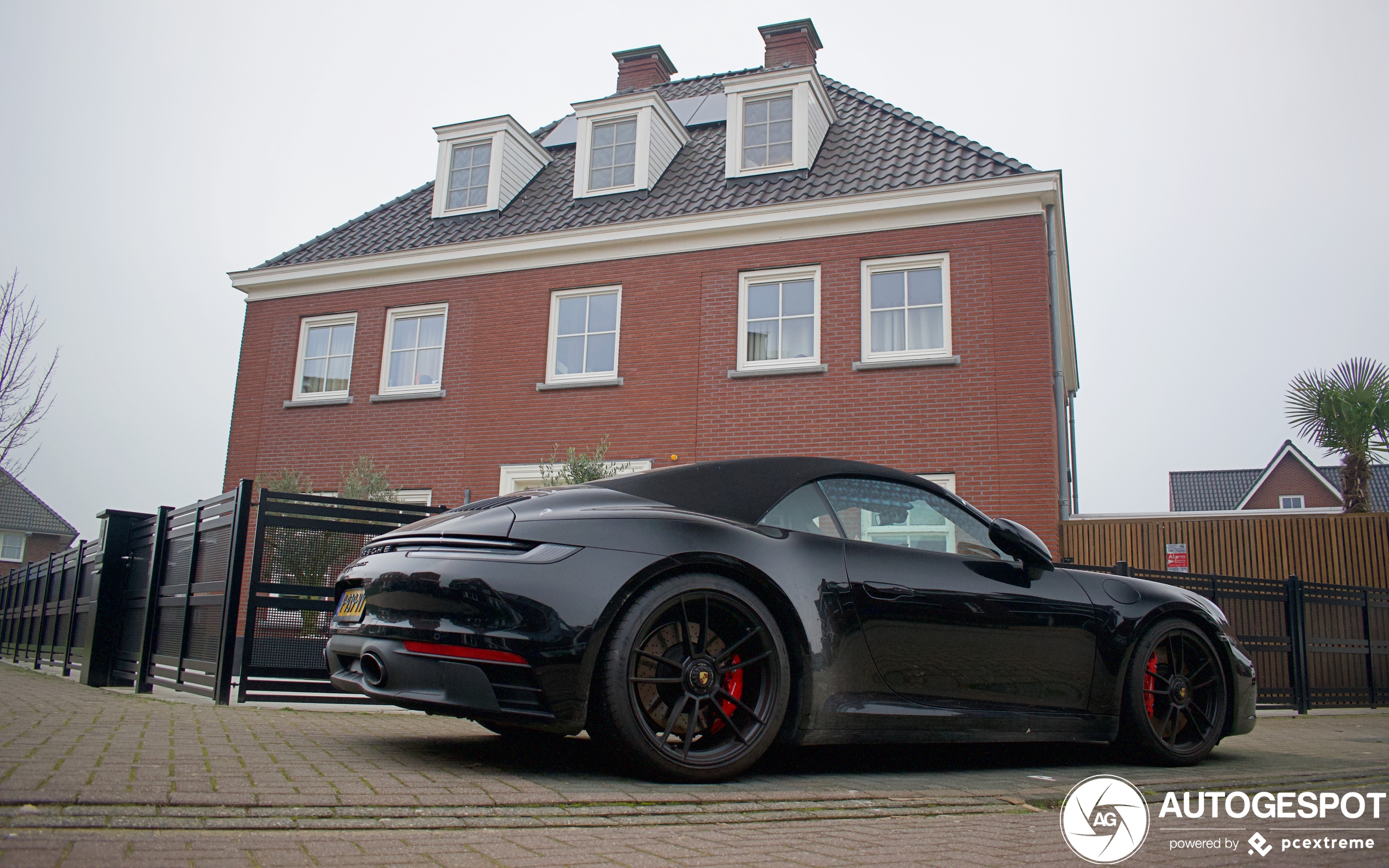 Porsche 992 Carrera 4 GTS Cabriolet