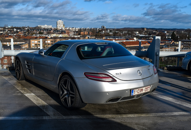 Mercedes-Benz SLS AMG