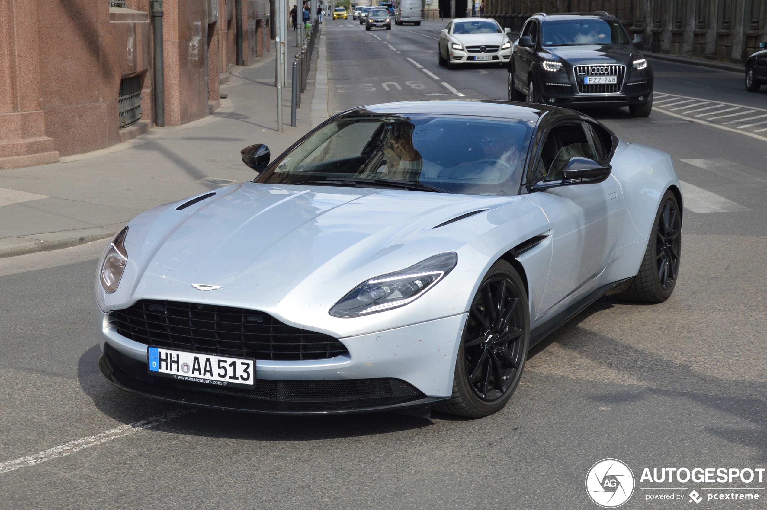 Aston Martin DB11 V8