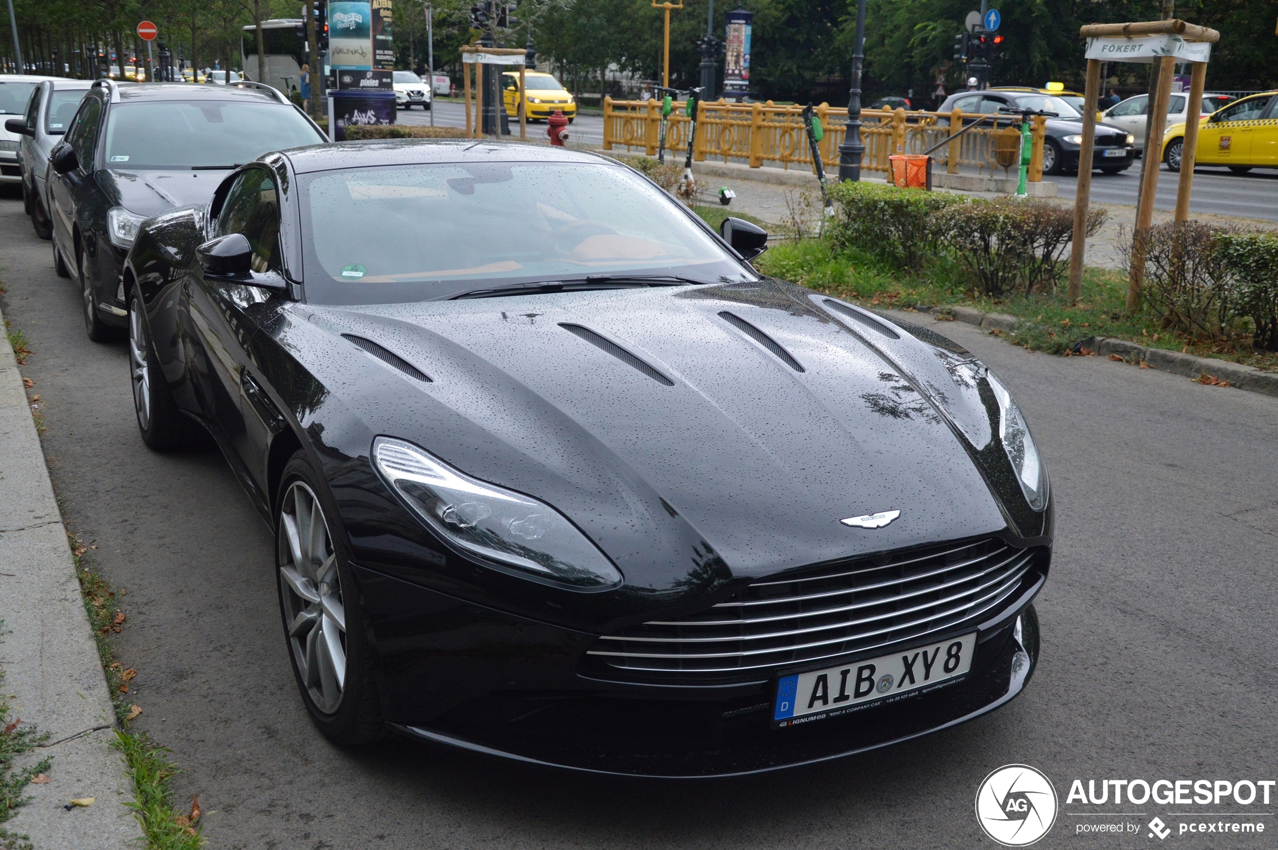 Aston Martin DB11