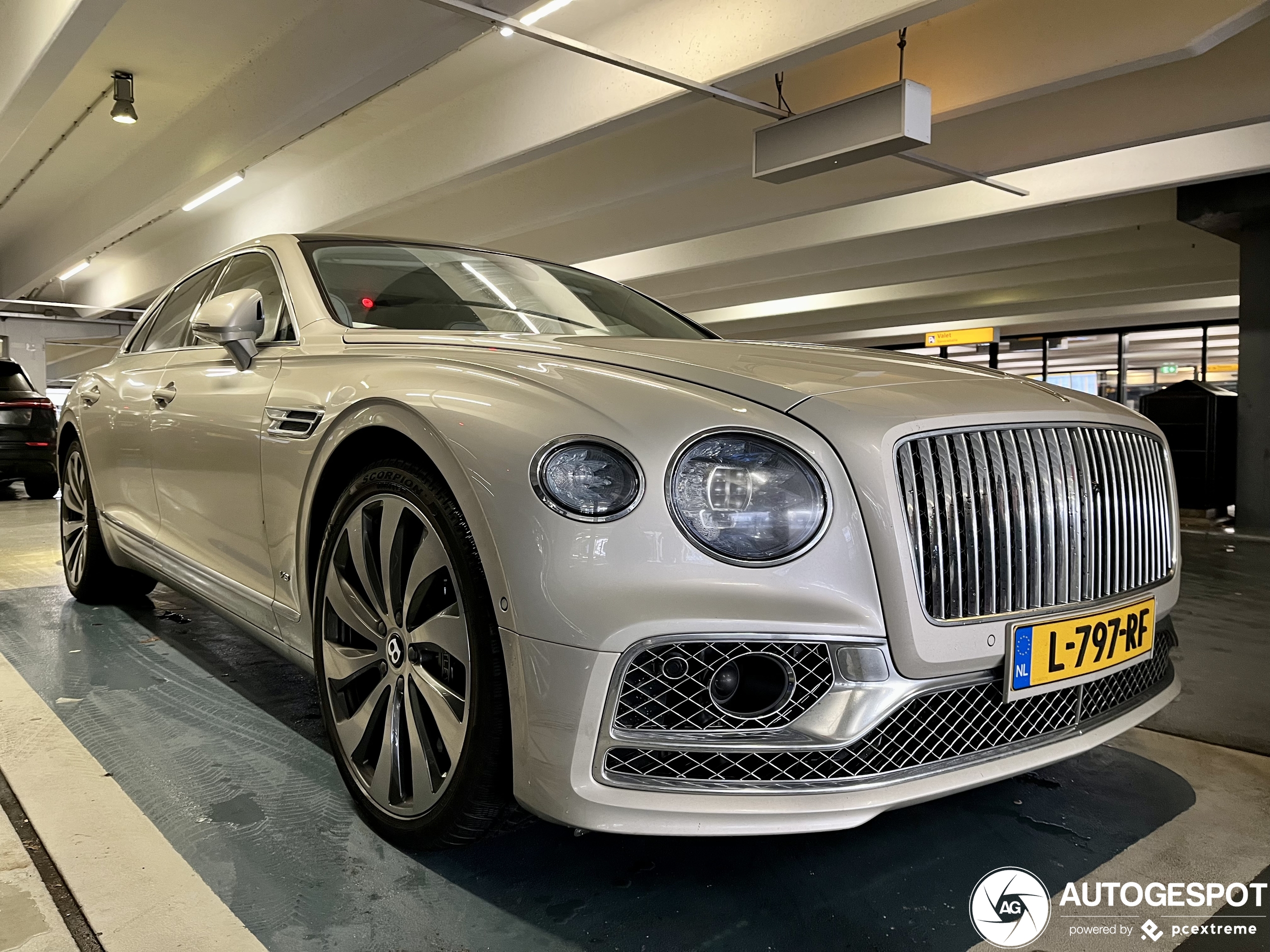 Bentley Flying Spur V8 2021