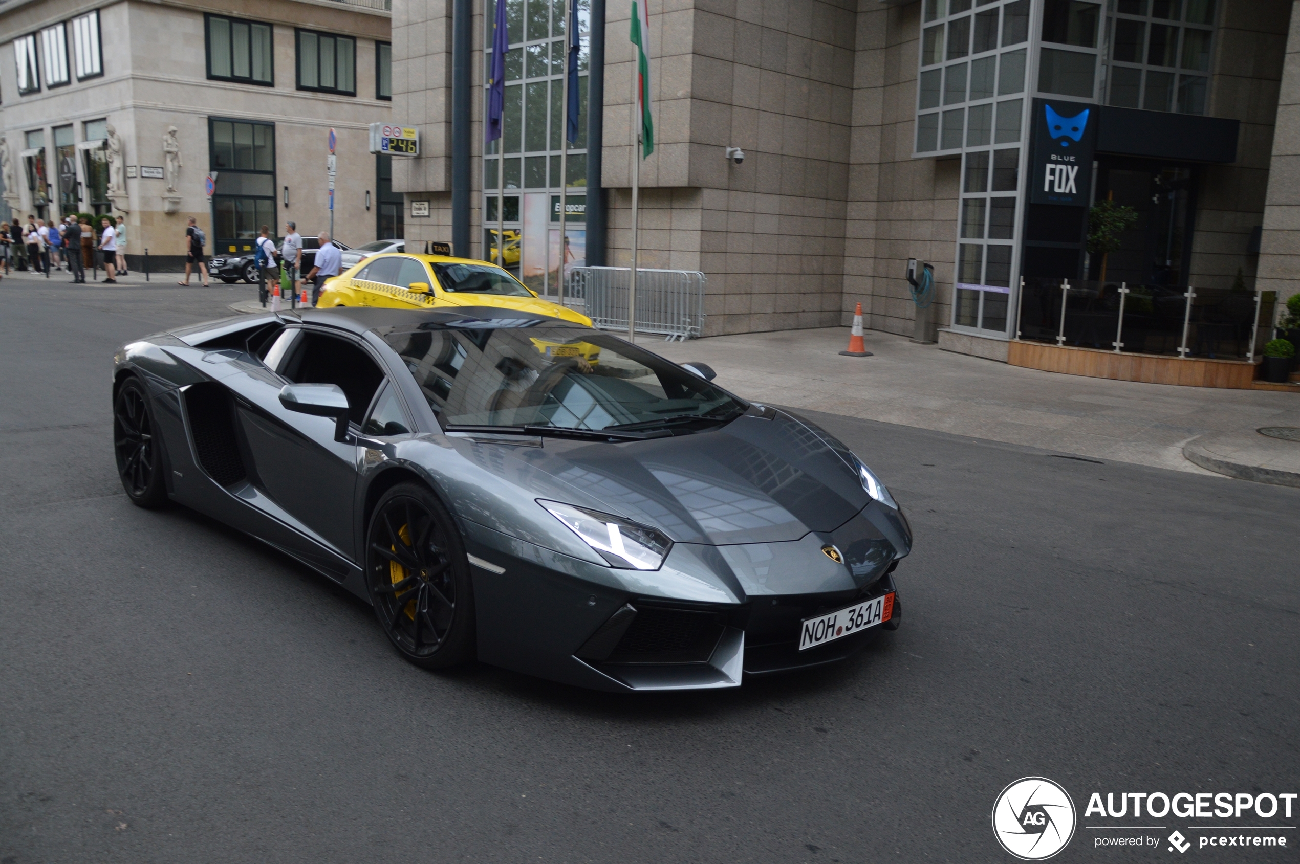 Lamborghini Aventador LP700-4 Roadster