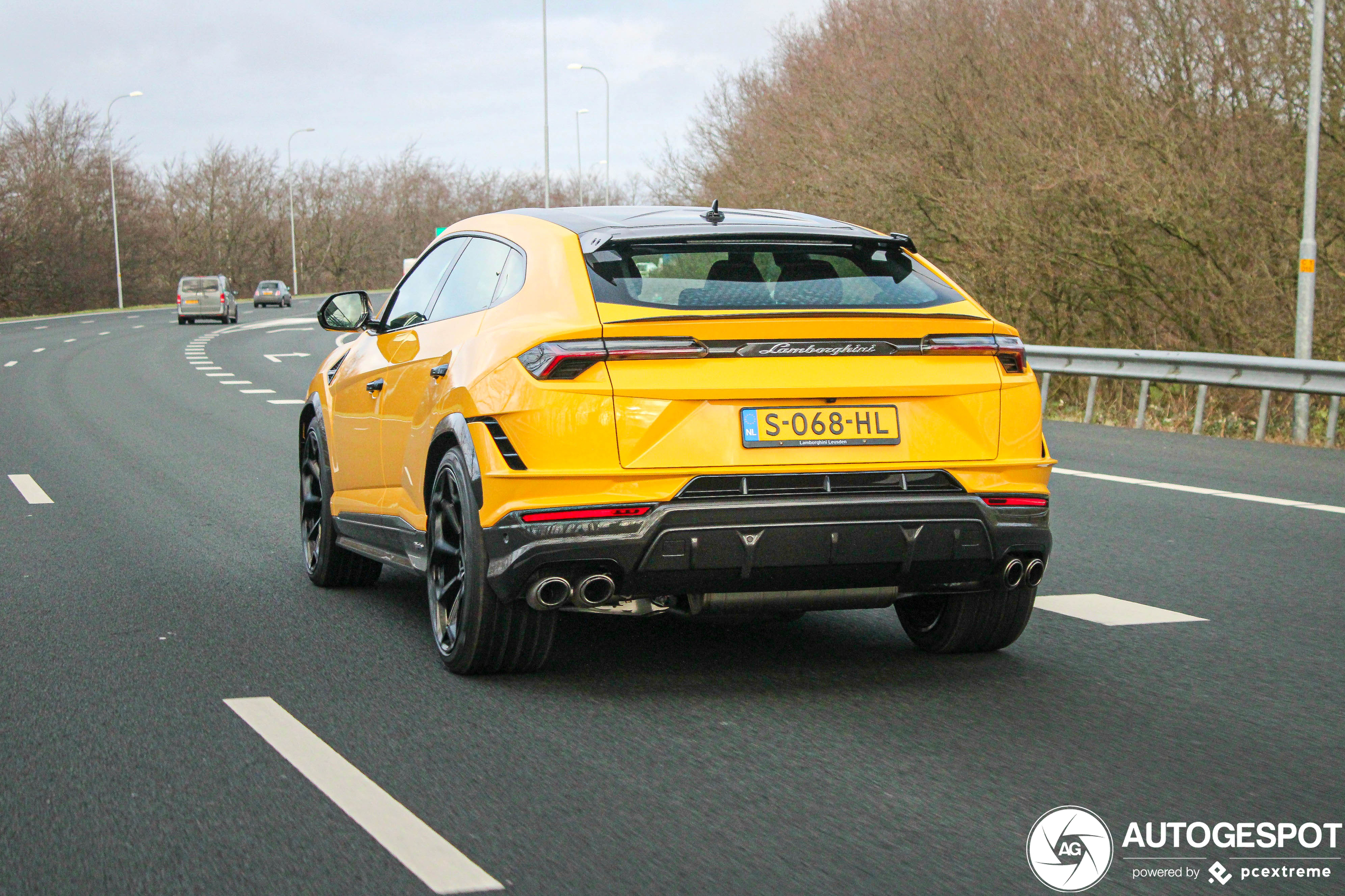 Vers op kenteken: Urus Performante