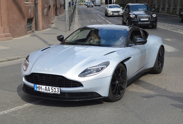 Aston Martin DB11 V8