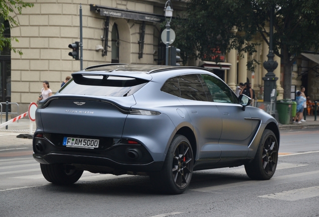 Aston Martin DBX