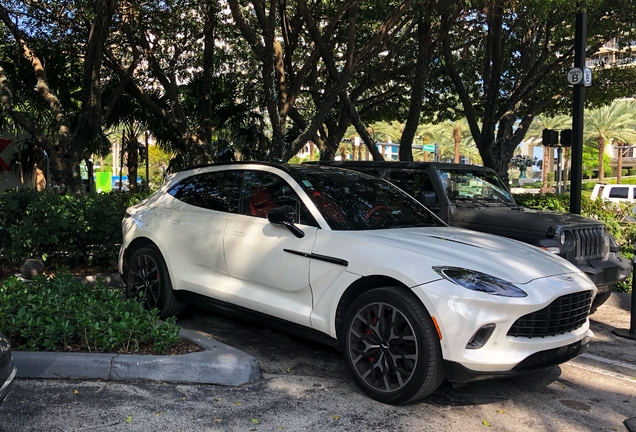 Aston Martin DBX