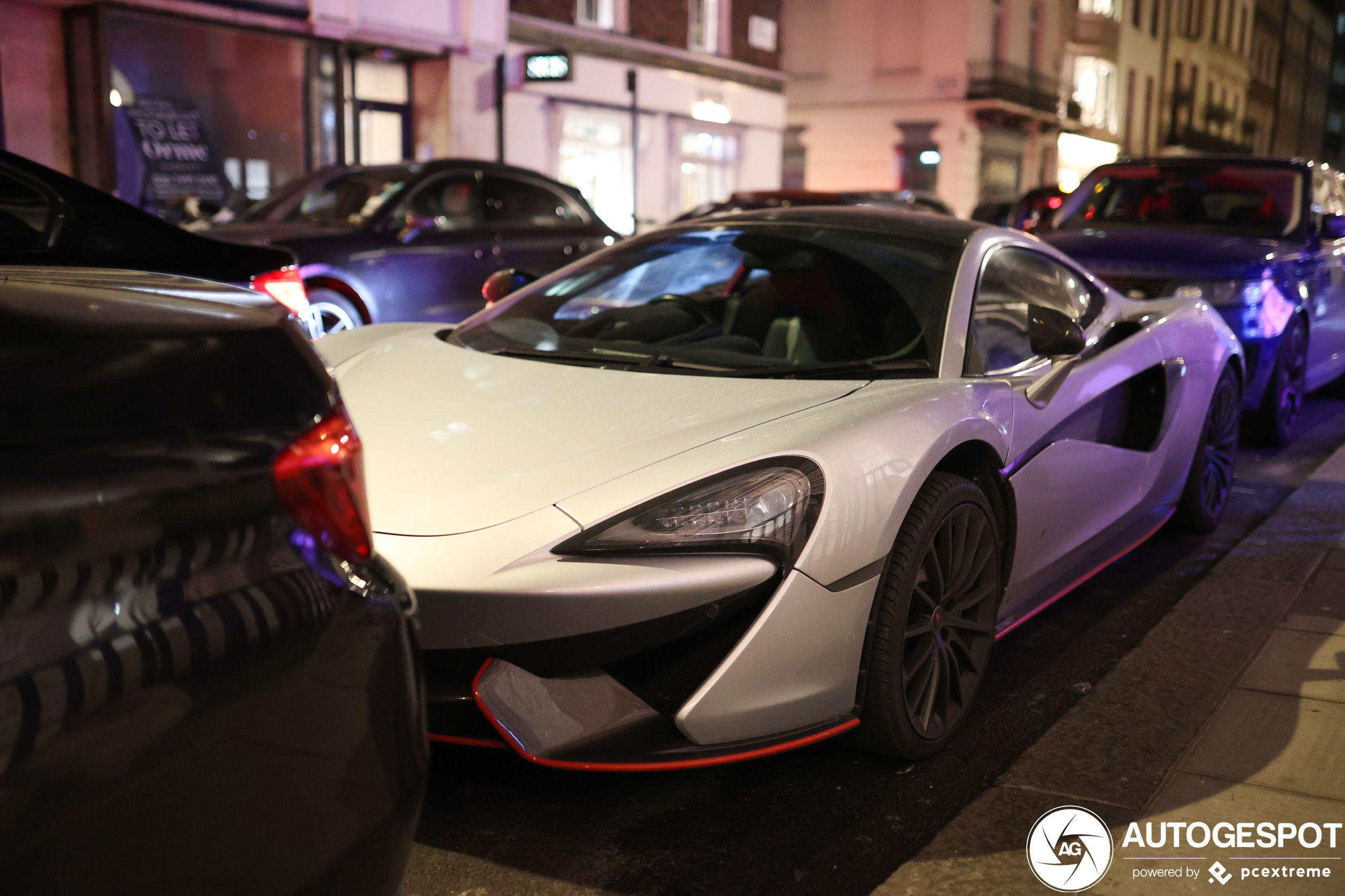 McLaren 570GT