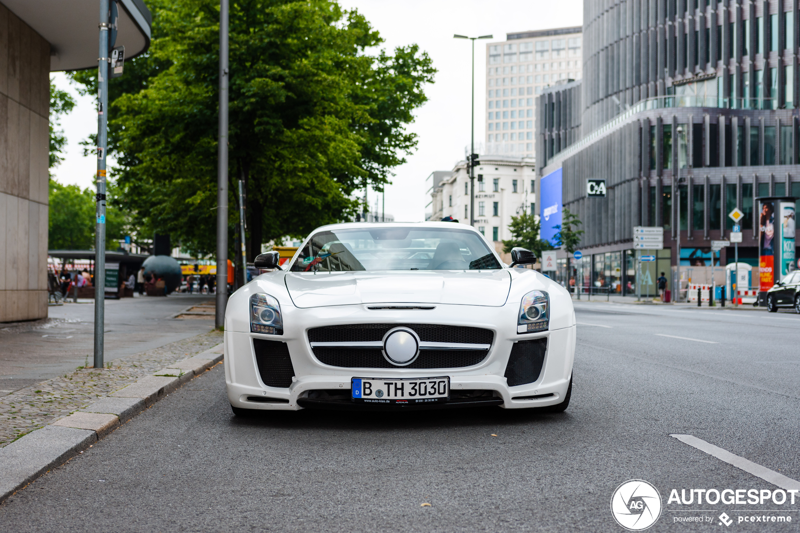 Mercedes-Benz FAB Design SLS AMG Gullstream