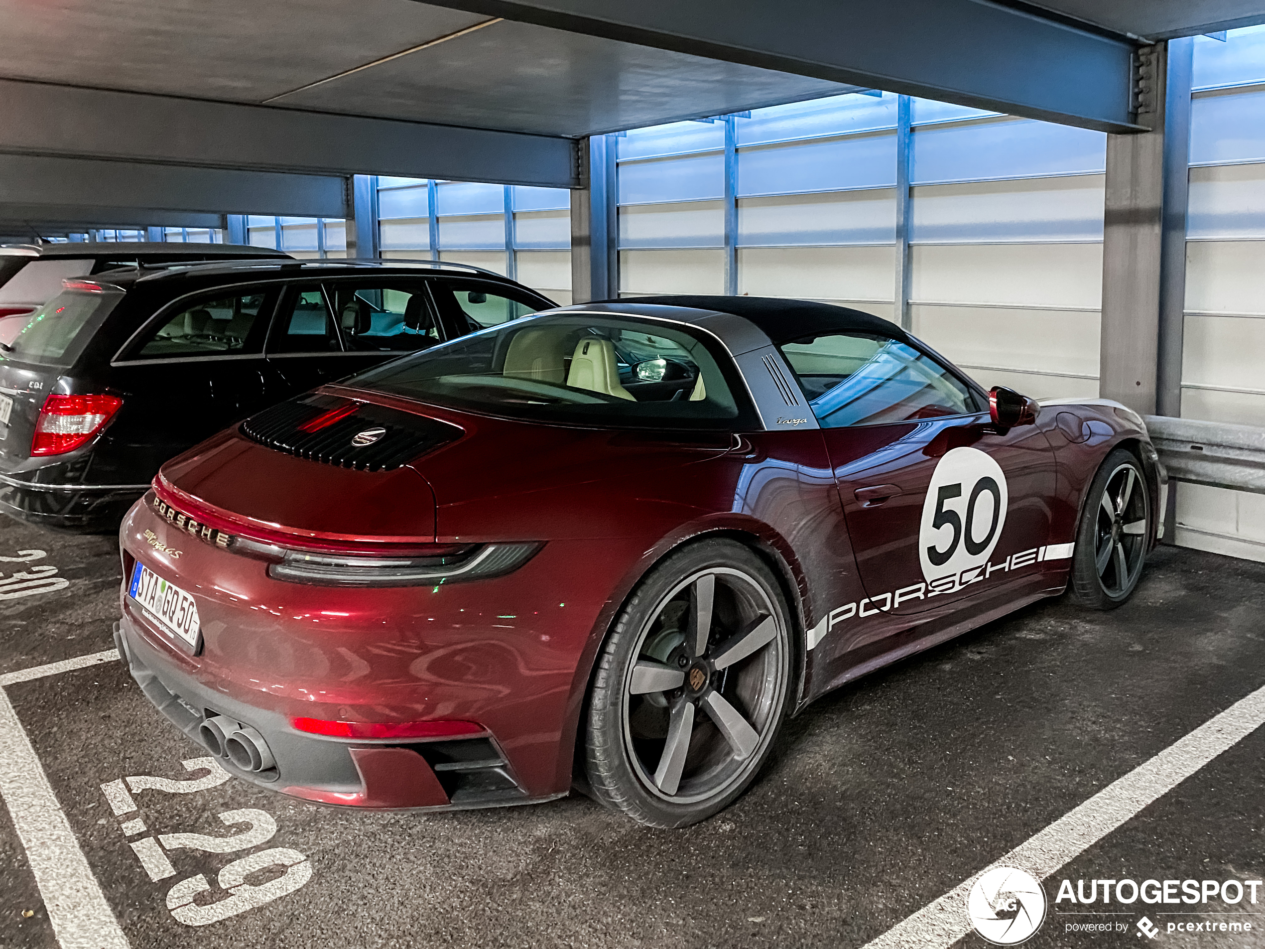 Porsche 992 Targa 4S Heritage Design Edition