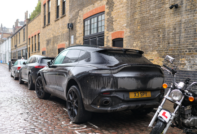 Aston Martin DBX