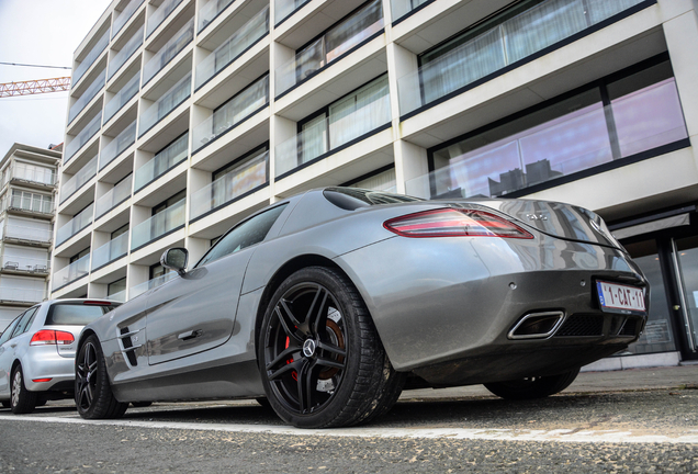 Mercedes-Benz SLS AMG