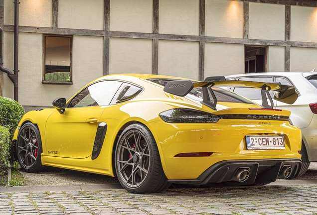 Porsche 718 Cayman GT4 RS Weissach Package