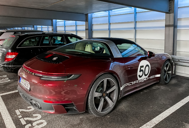 Porsche 992 Targa 4S Heritage Design Edition