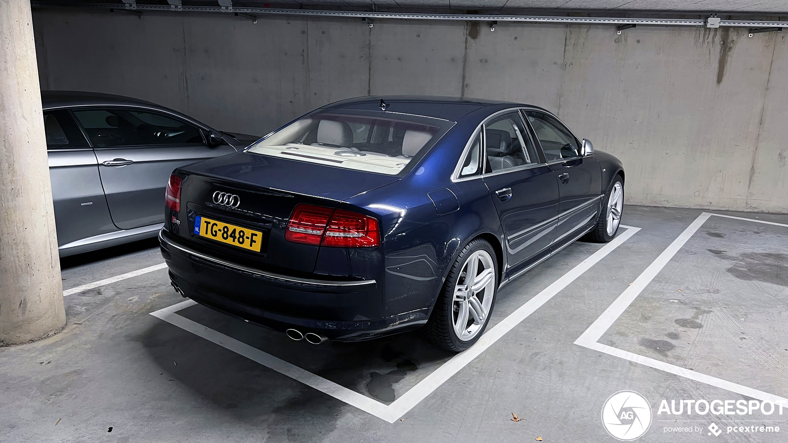 Audi S8 D3