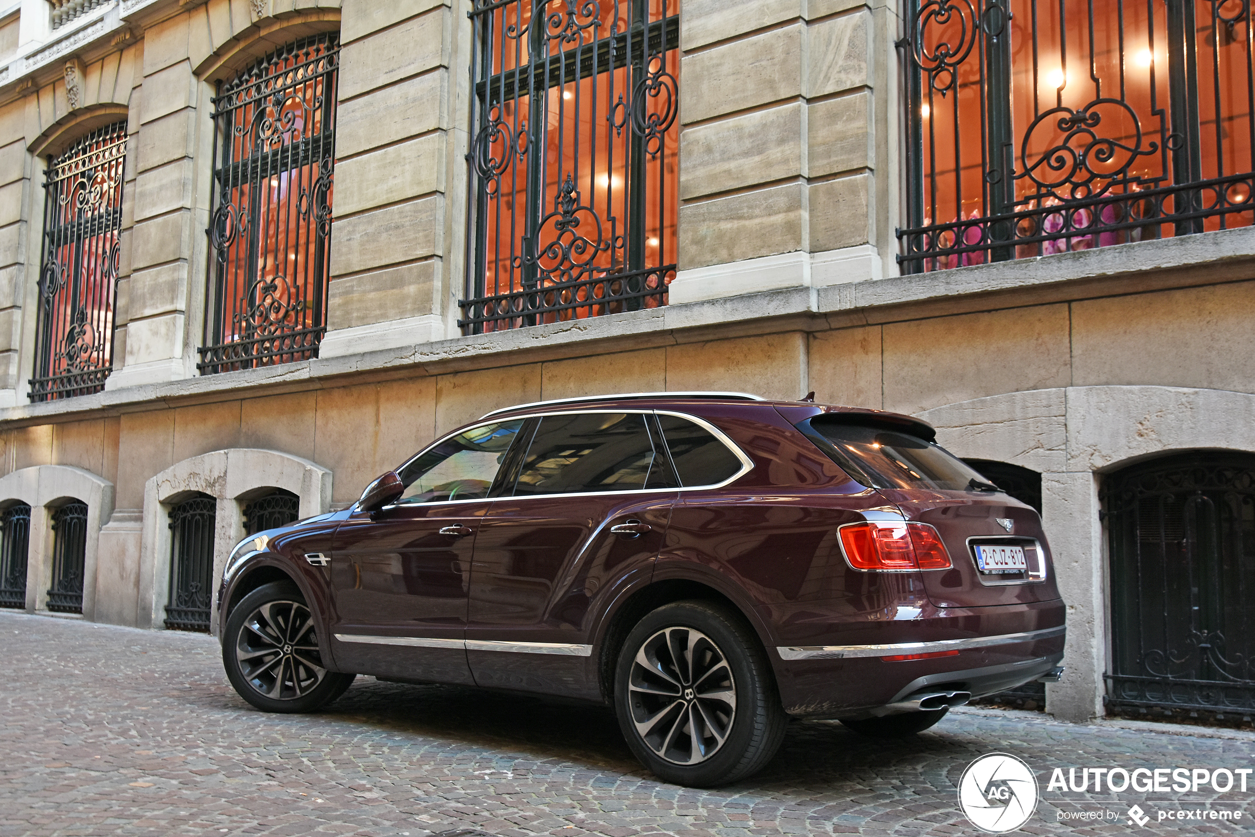 Bentley Bentayga V8