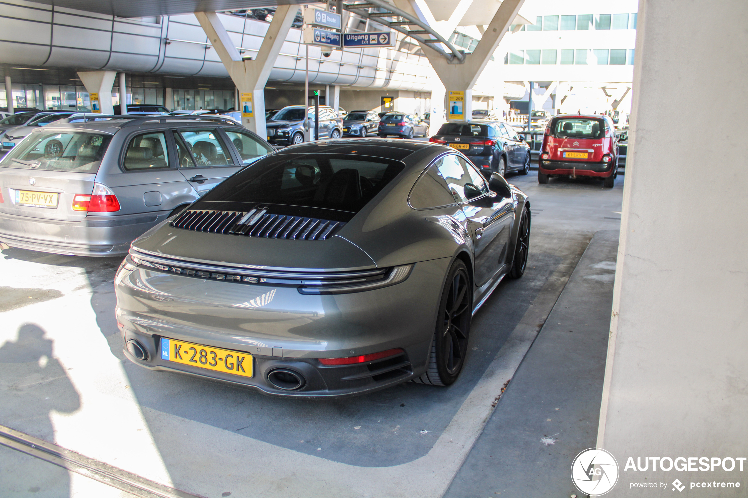 Porsche 992 Carrera 4S