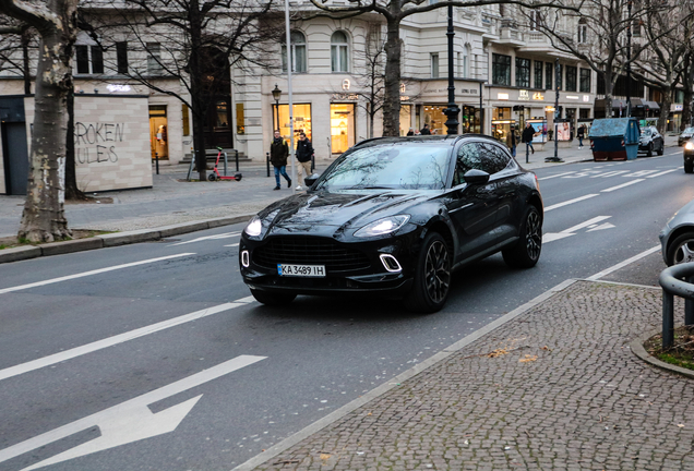 Aston Martin DBX