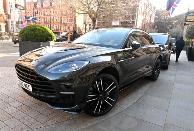 Aston Martin DBX707