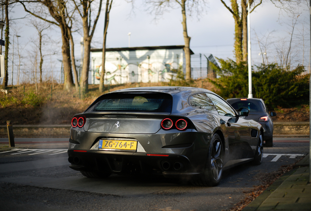 Ferrari GTC4Lusso T