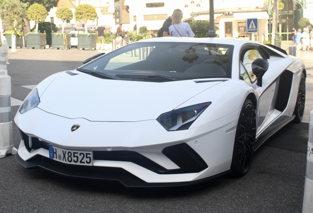 Lamborghini Aventador S LP740-4