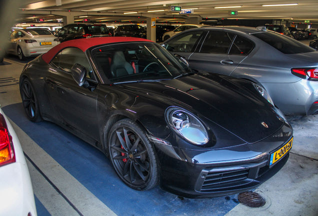 Porsche 992 Carrera 4S Cabriolet