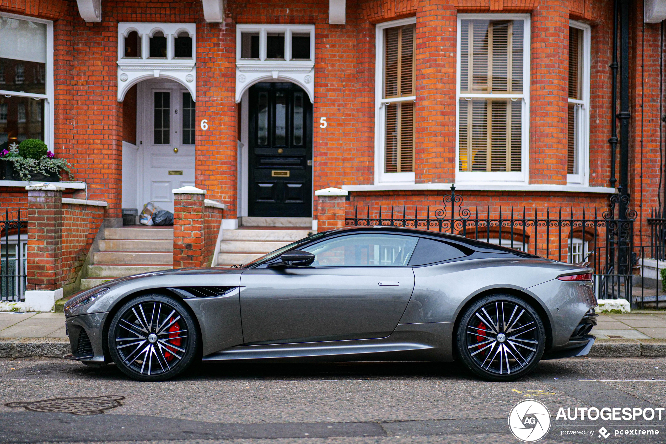 Aston Martin DBS Superleggera