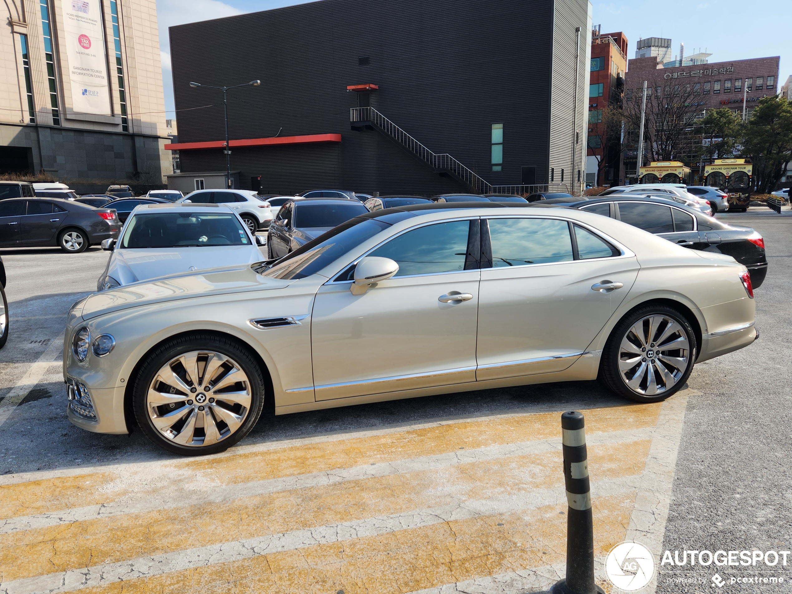 Bentley Flying Spur V8 2021