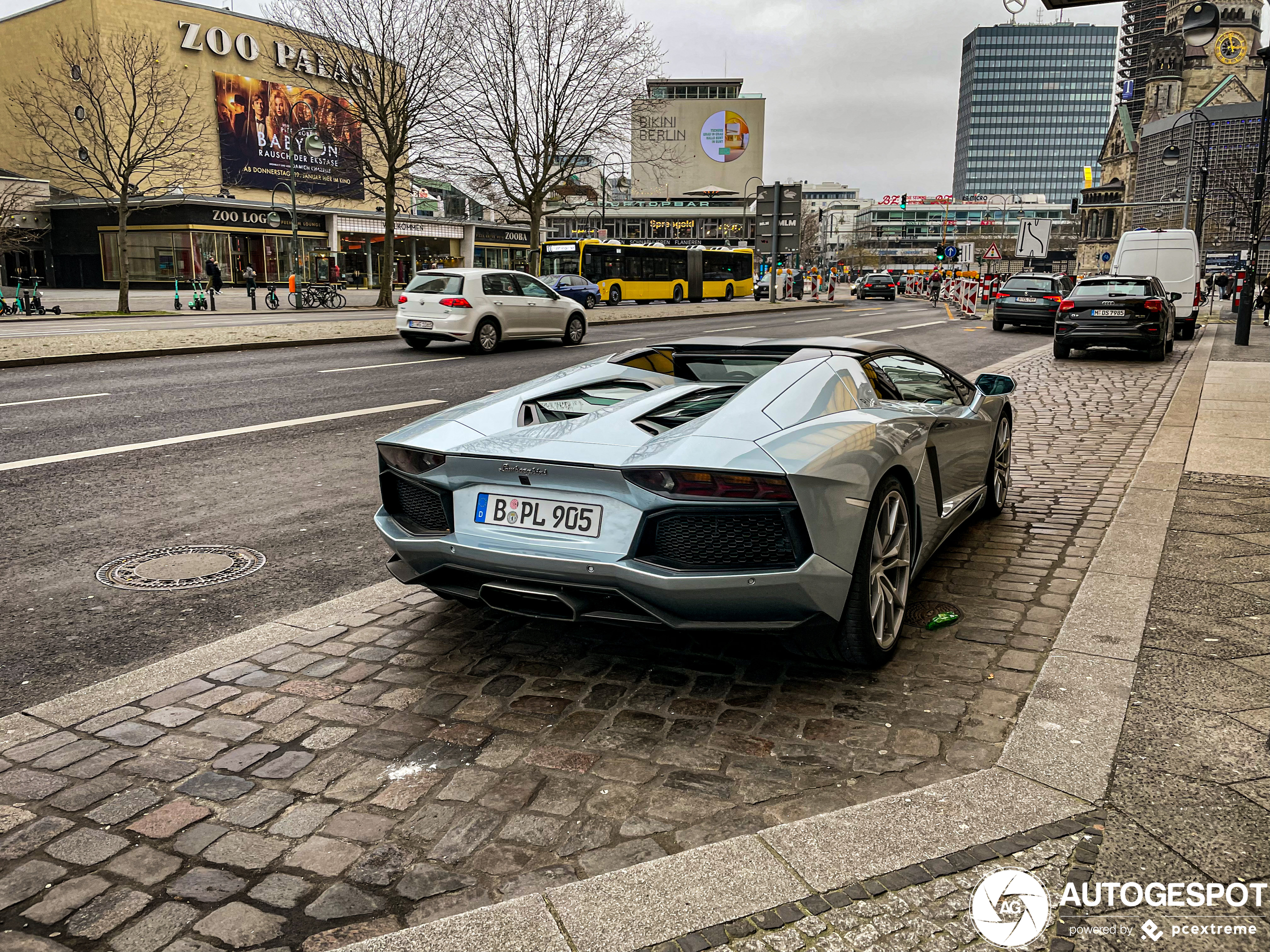 Lamborghini Aventador LP700-4 Roadster