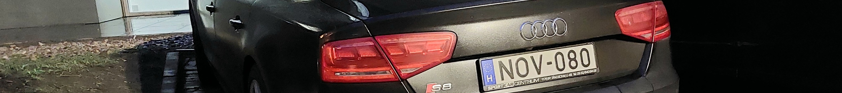 Audi S8 D4