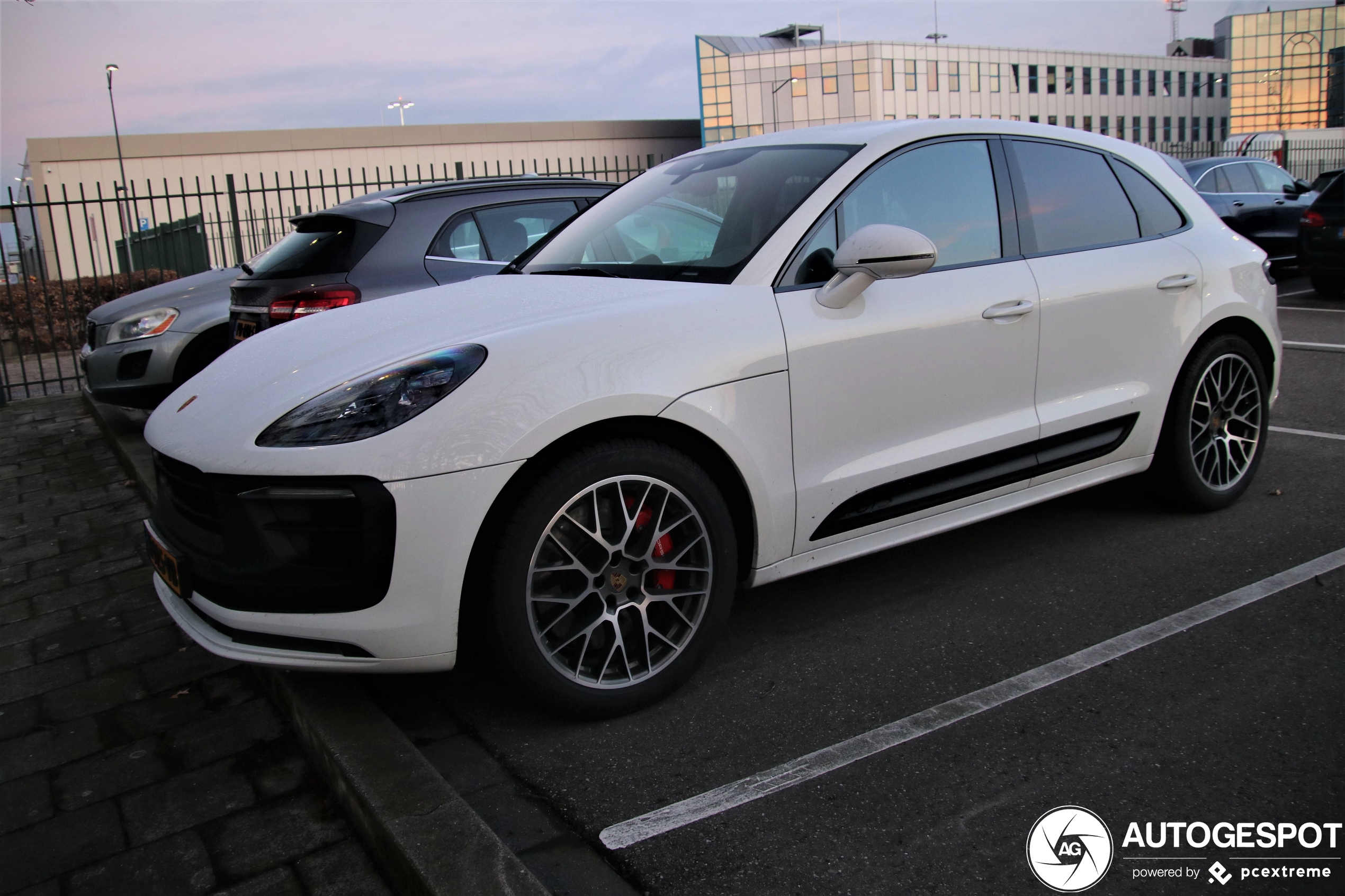 Porsche 95B Macan GTS MkIII