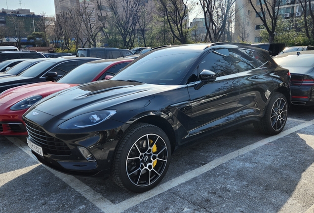 Aston Martin DBX