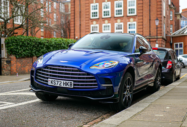 Aston Martin DBX707