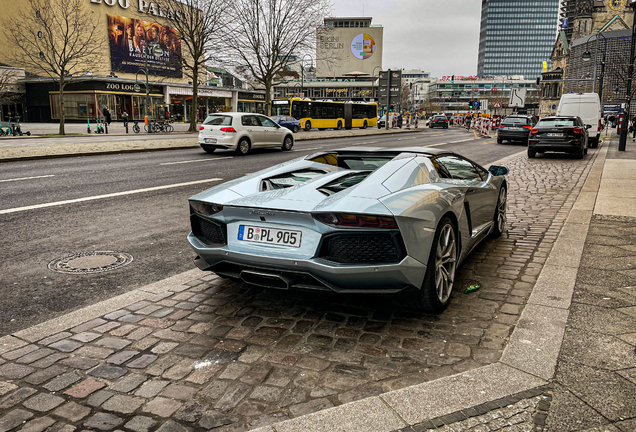 Lamborghini Aventador LP700-4 Roadster