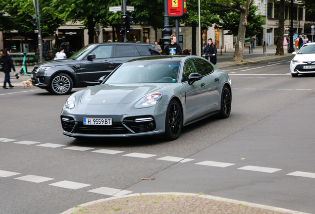 Porsche 971 Panamera Turbo