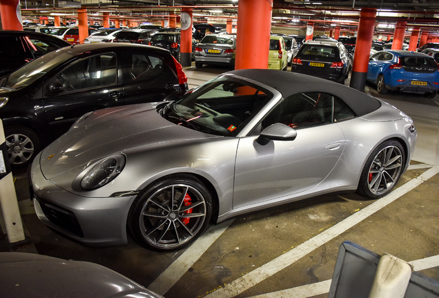 Porsche 992 Carrera 4S Cabriolet