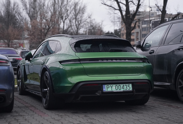 Porsche Taycan Turbo S Cross Turismo