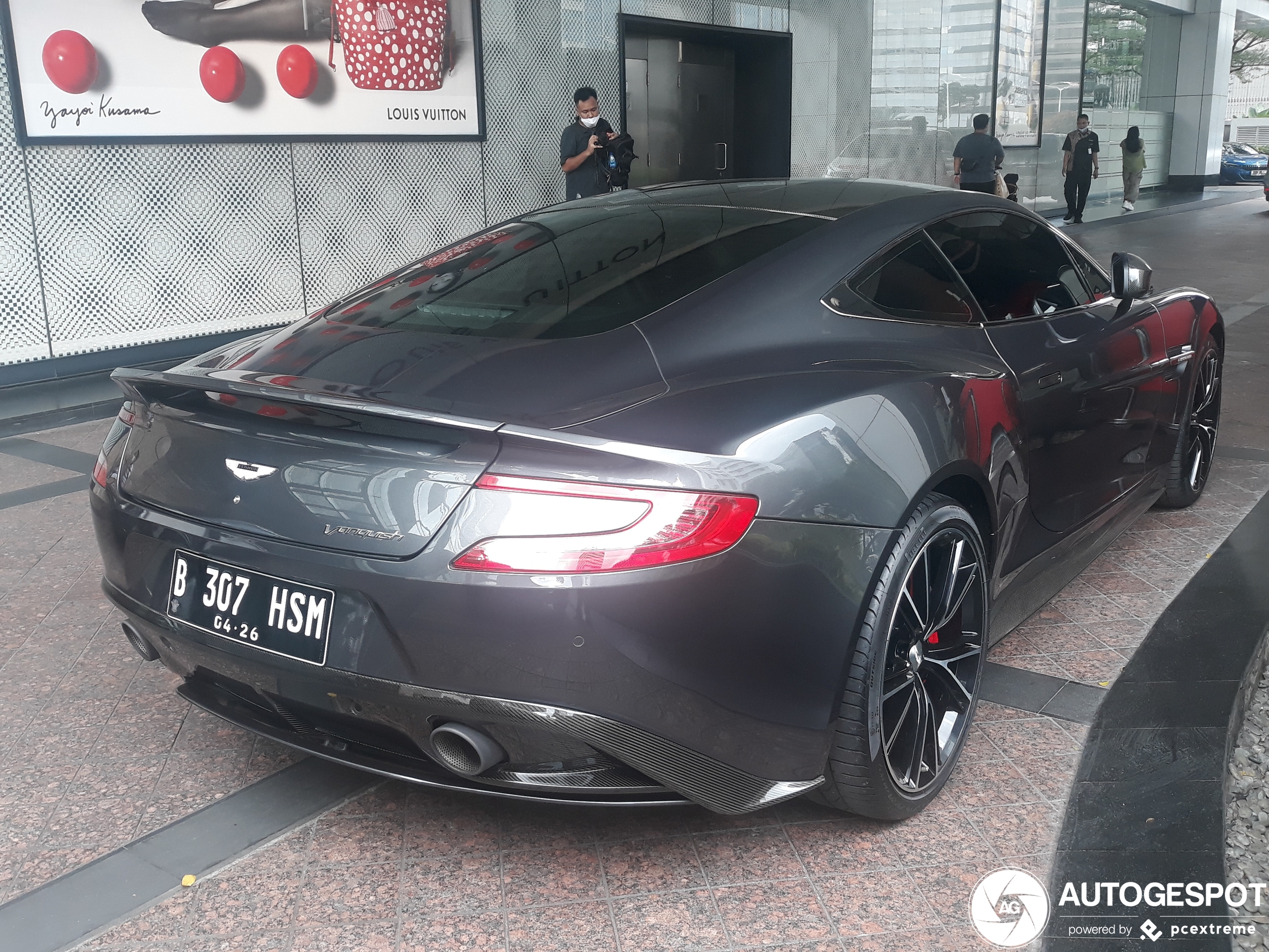 Aston Martin Vanquish 2013