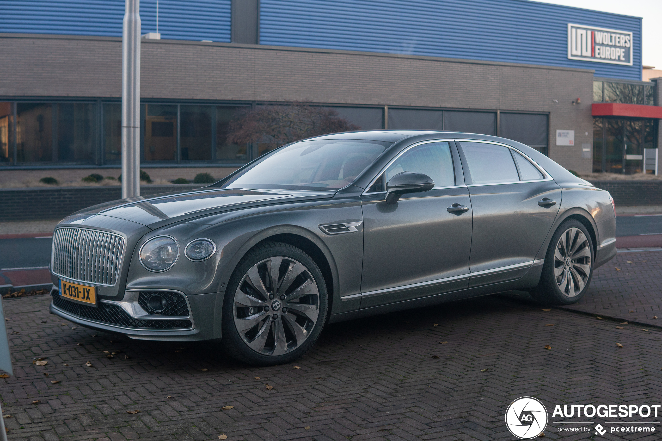 Bentley Flying Spur V8 2021