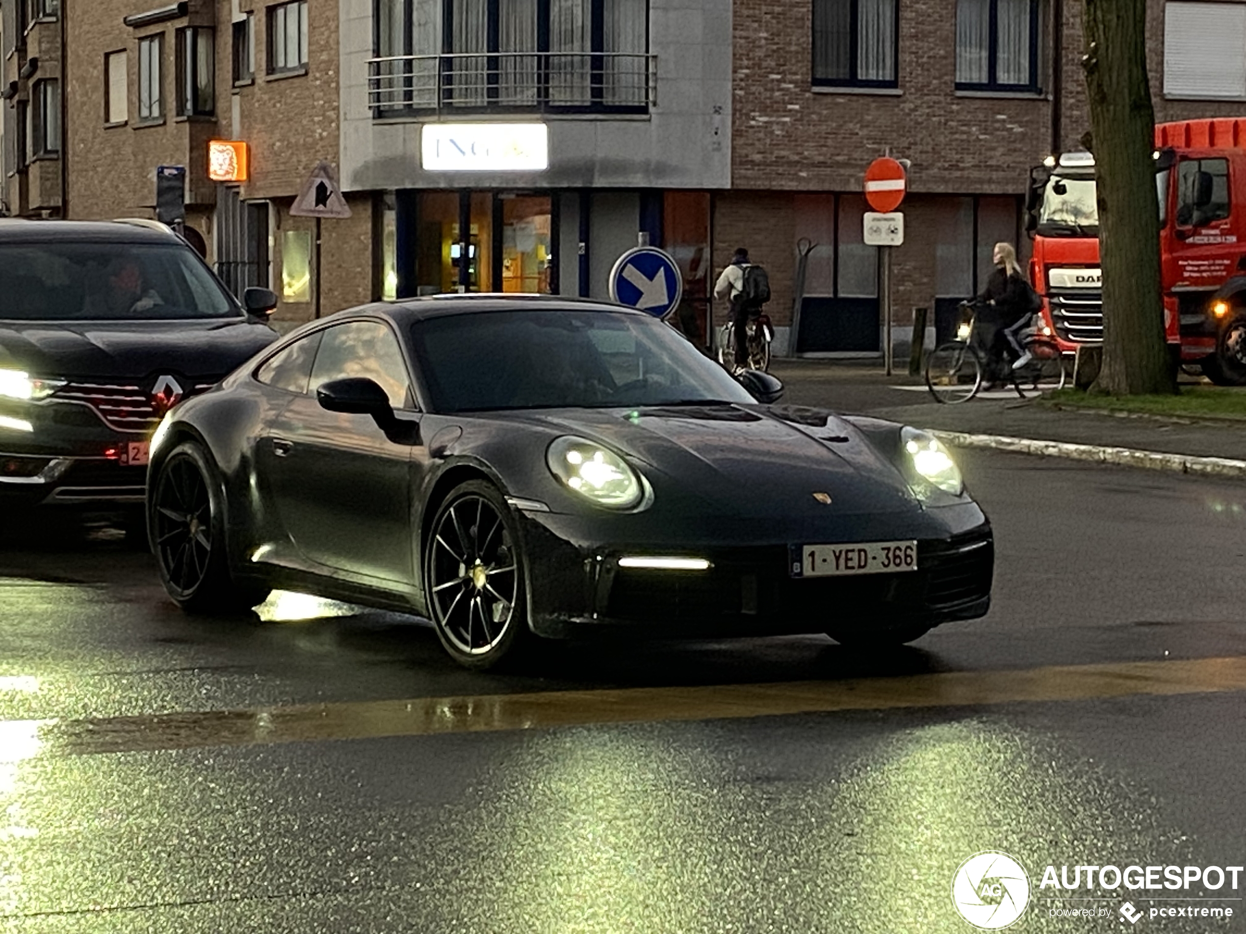 Porsche 992 Carrera 4S