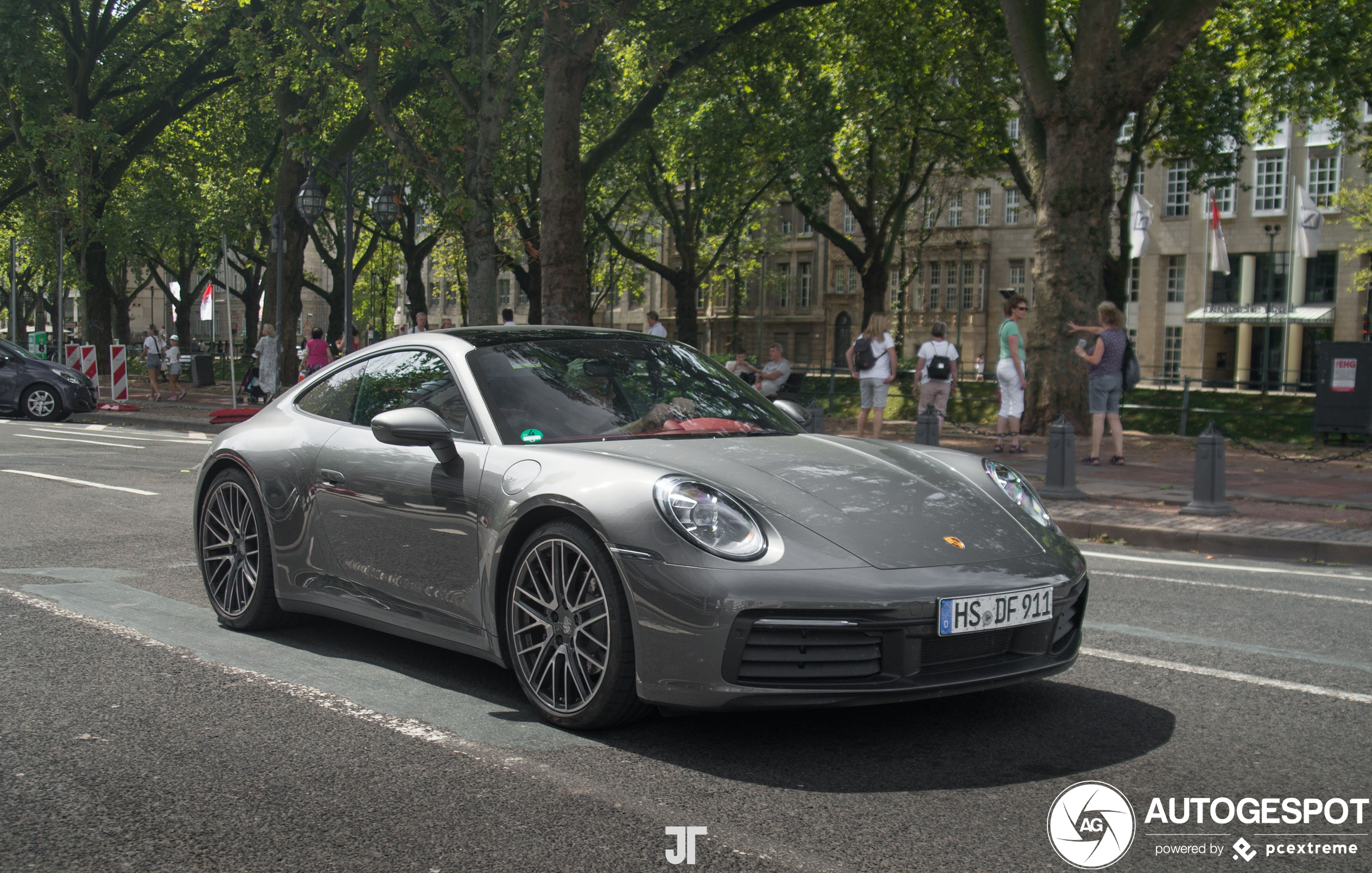 Porsche 992 Carrera 4S