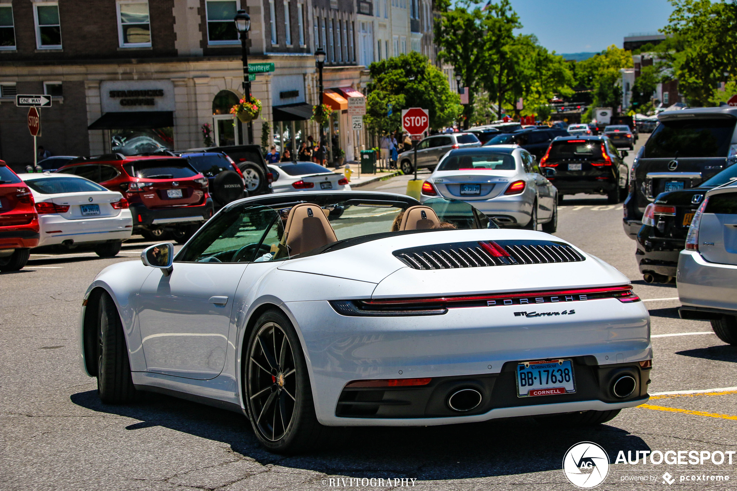 Porsche 992 Carrera 4S Cabriolet