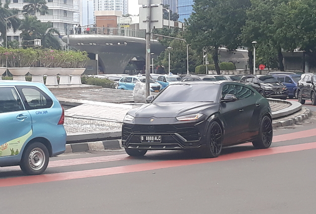 Lamborghini Urus Nero Design