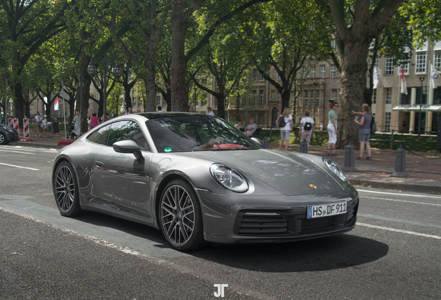 Porsche 992 Carrera 4S